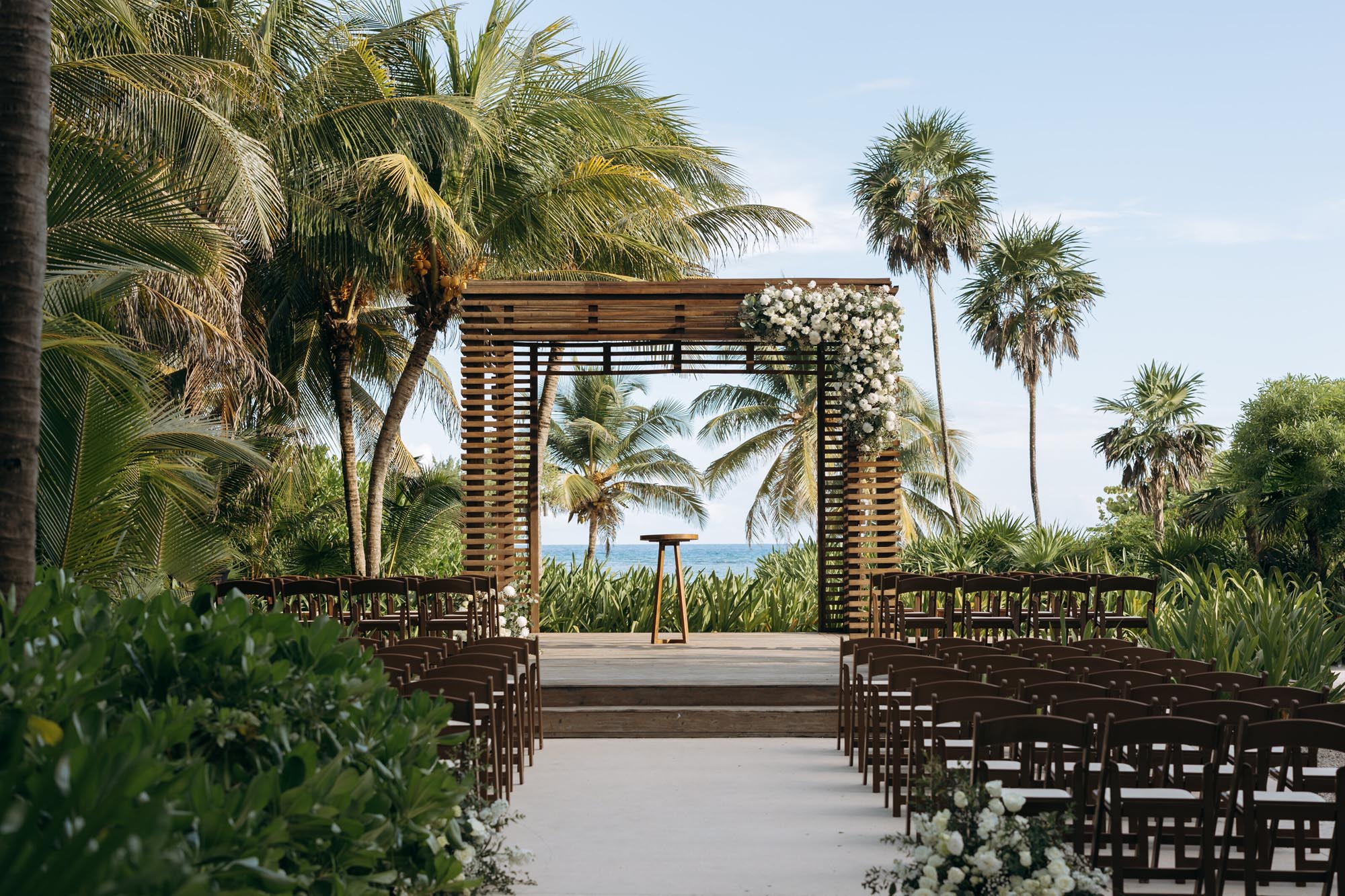 Ceremony showing how to plan a destination wedding in Mexico with Making Memories by Morgan